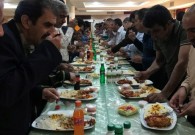 ضیافت ناهار کارگران شهرداری به مناسبت روز کارگر